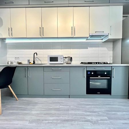 Apartpoltava Жк "Пилипа Орлика,26" Business Апартаменти З Неймовірною Панорамою - Led Дзеркало -Тропічний Душ Exterior foto